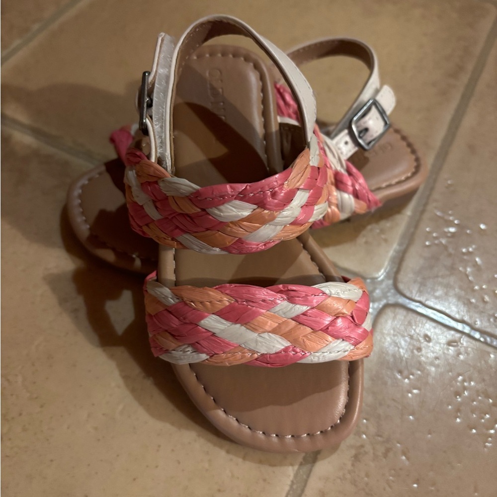NWOT size 7 girls sandals